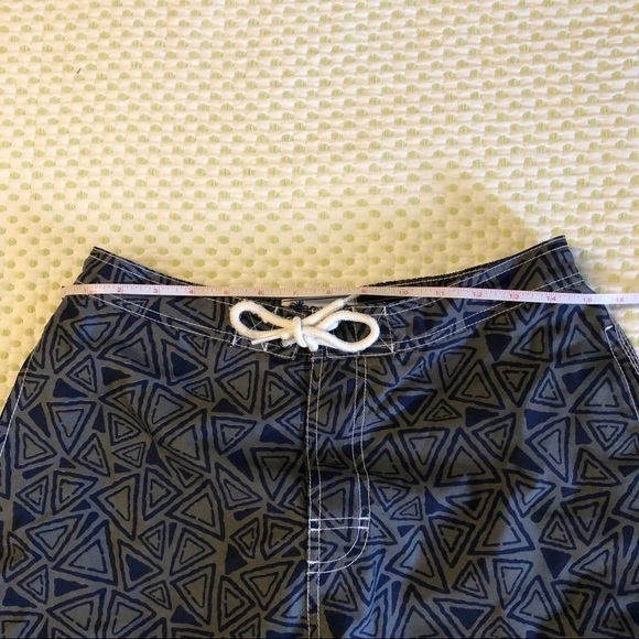 TRUNKS SURF & SWIM CO. - MENS SWIM TRUNKS SIZE M - Picture 4 of 9